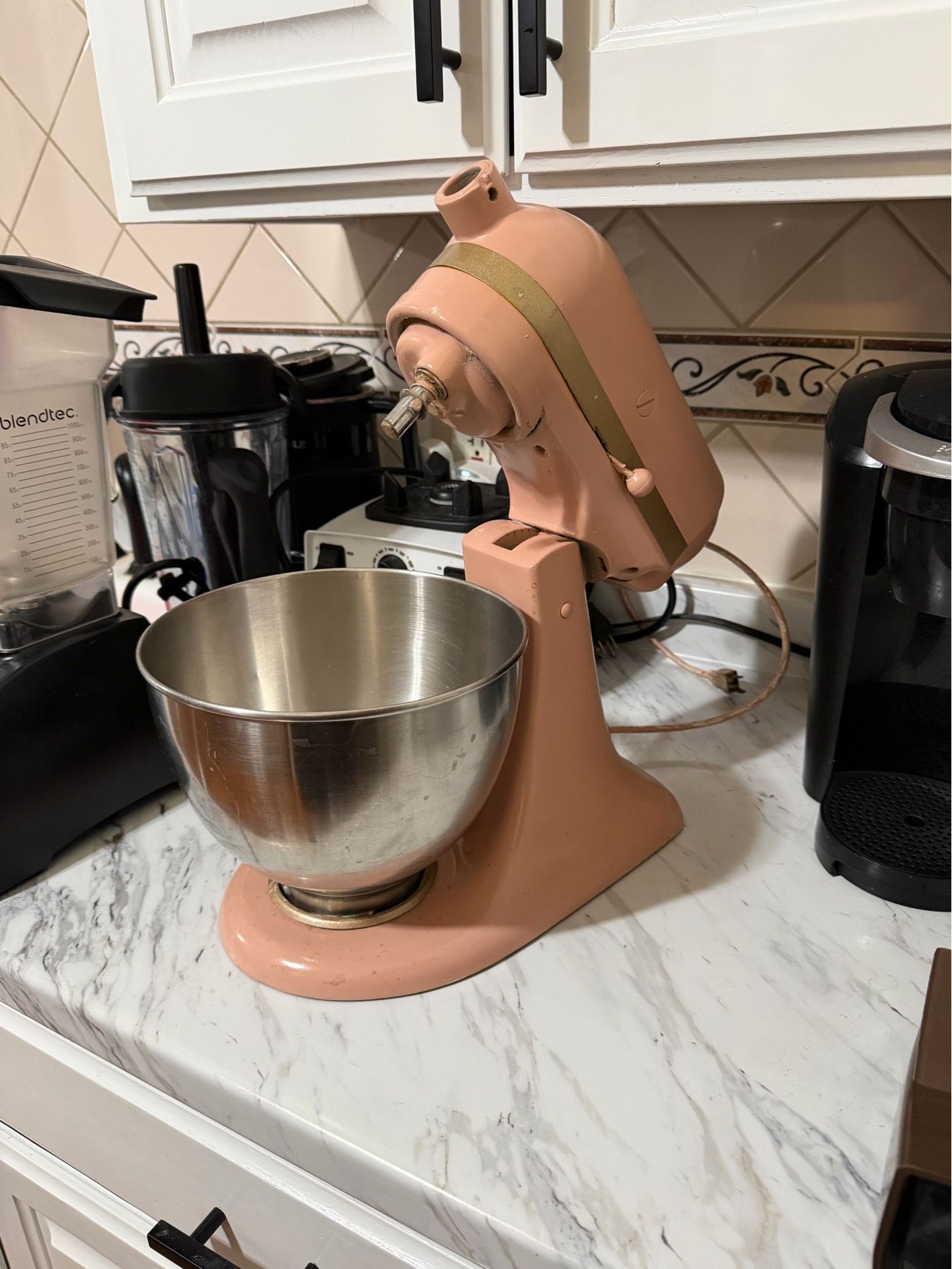 Kitchen aid mixer tilt head