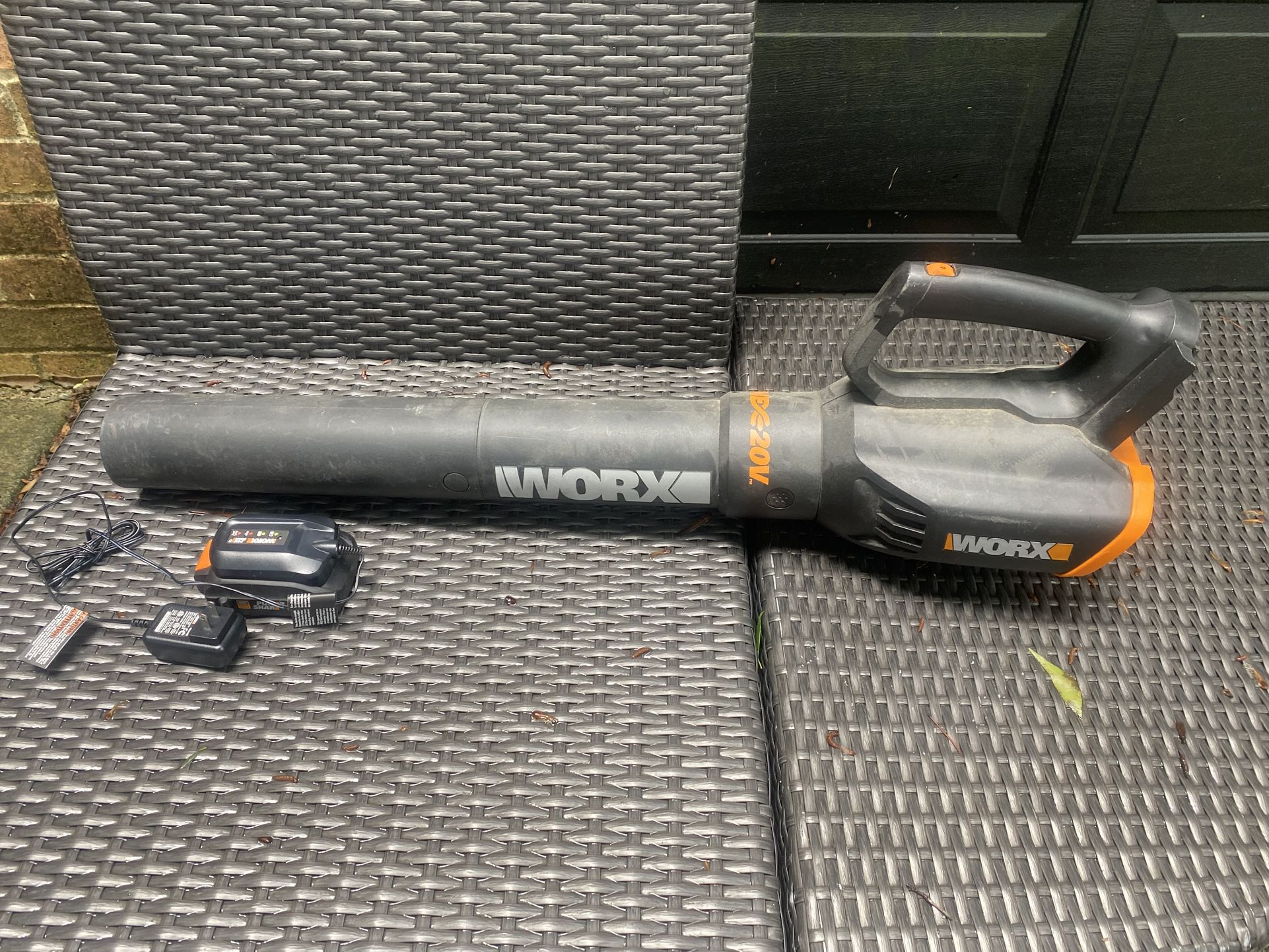 CORDLESS BLOWER