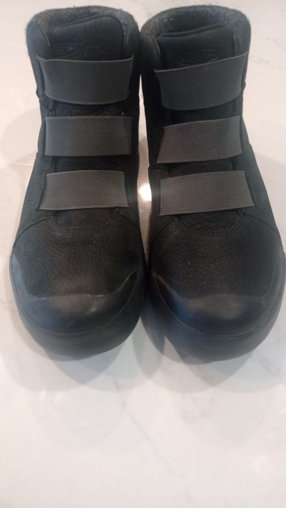 Women's Size 7 KEEN  DRY 💦