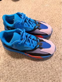 Yeezy boost 700