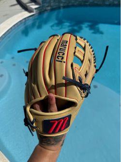 Marucci Baseball Glove