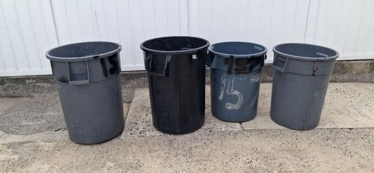 Garbage can