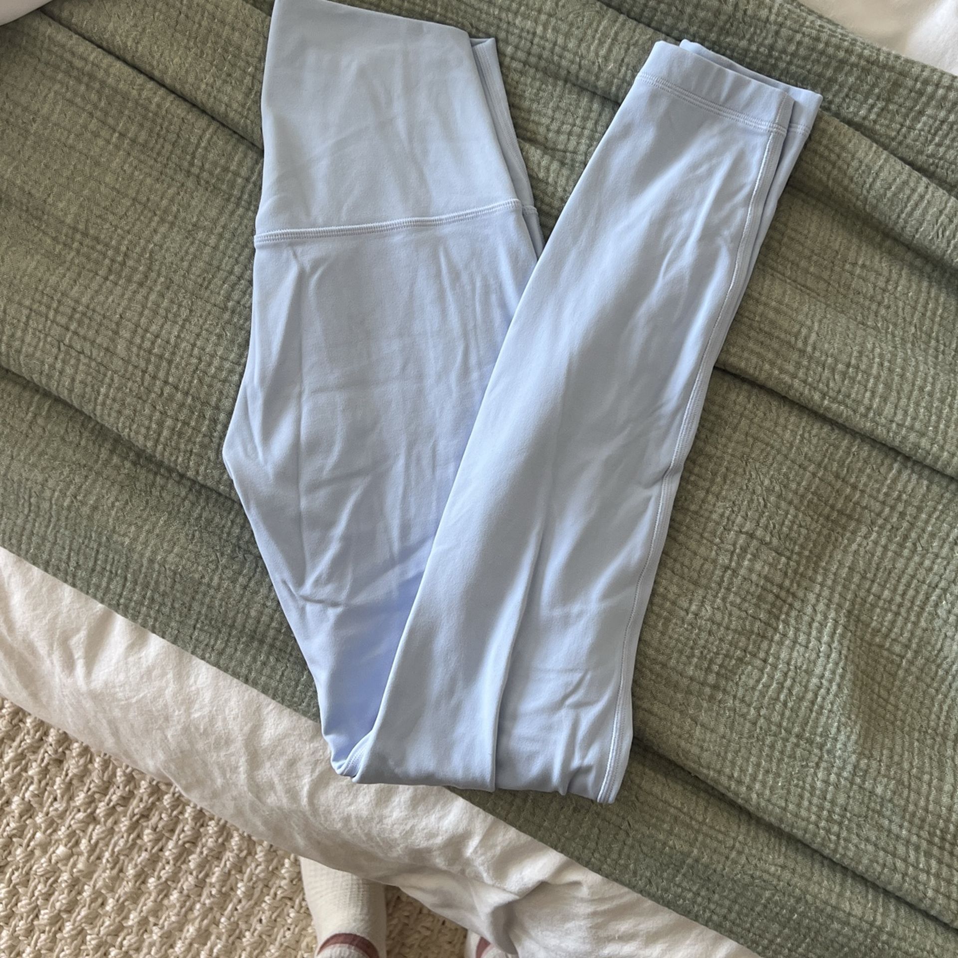 Wander Lululemon Leggings Size 6