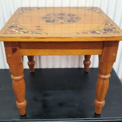 LANE FURNITURE WALNUT Coffee Table With Inset Ceramics Floral Pattern Measurements 2'H × 27"L × 27"W

100% AUTHENTIC WE DON'T COLLECT OR SELL REPLICAS