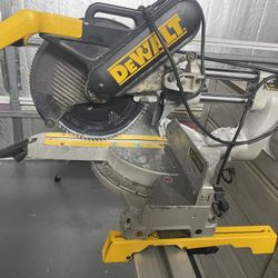 DeWalt Compound Miter Saw  And Stand