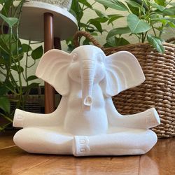Animal Statue / Peaceful Pose For Indoor Or Outdoor