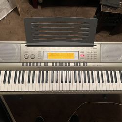 Casio WK-200 76 Key Workstation w/ Keyboard Stand