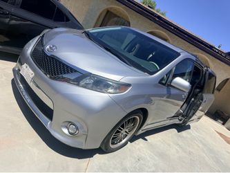 2012 Toyota Sienna