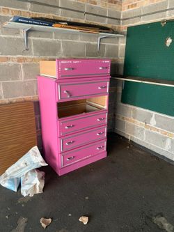 DRAWER DRESSER