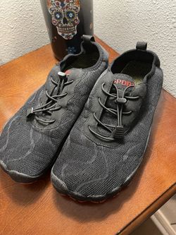 Mens Size 11 Water Shoes 