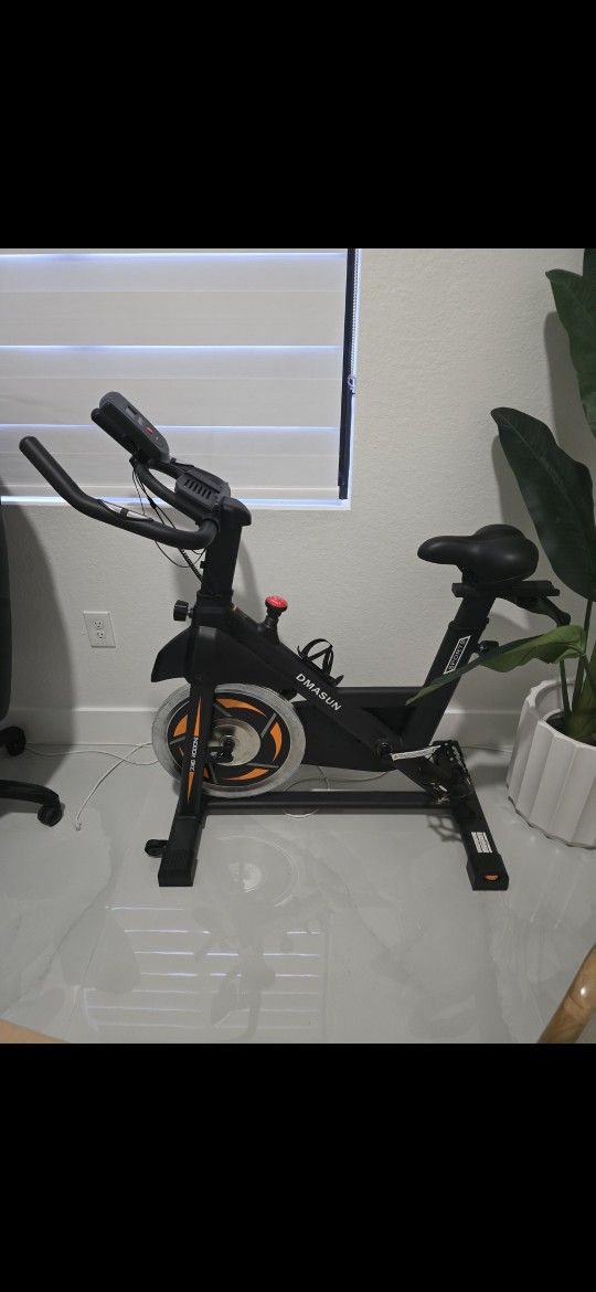 DMASUN Exercise Bike, Indoor Cycling Bike Stationary, Cycle Bike with Comfortable Seat Cushion, Digital Display with Pulse