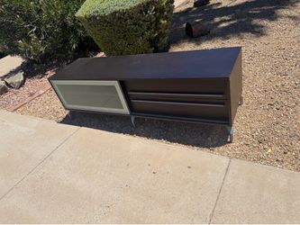 Free entertainment center