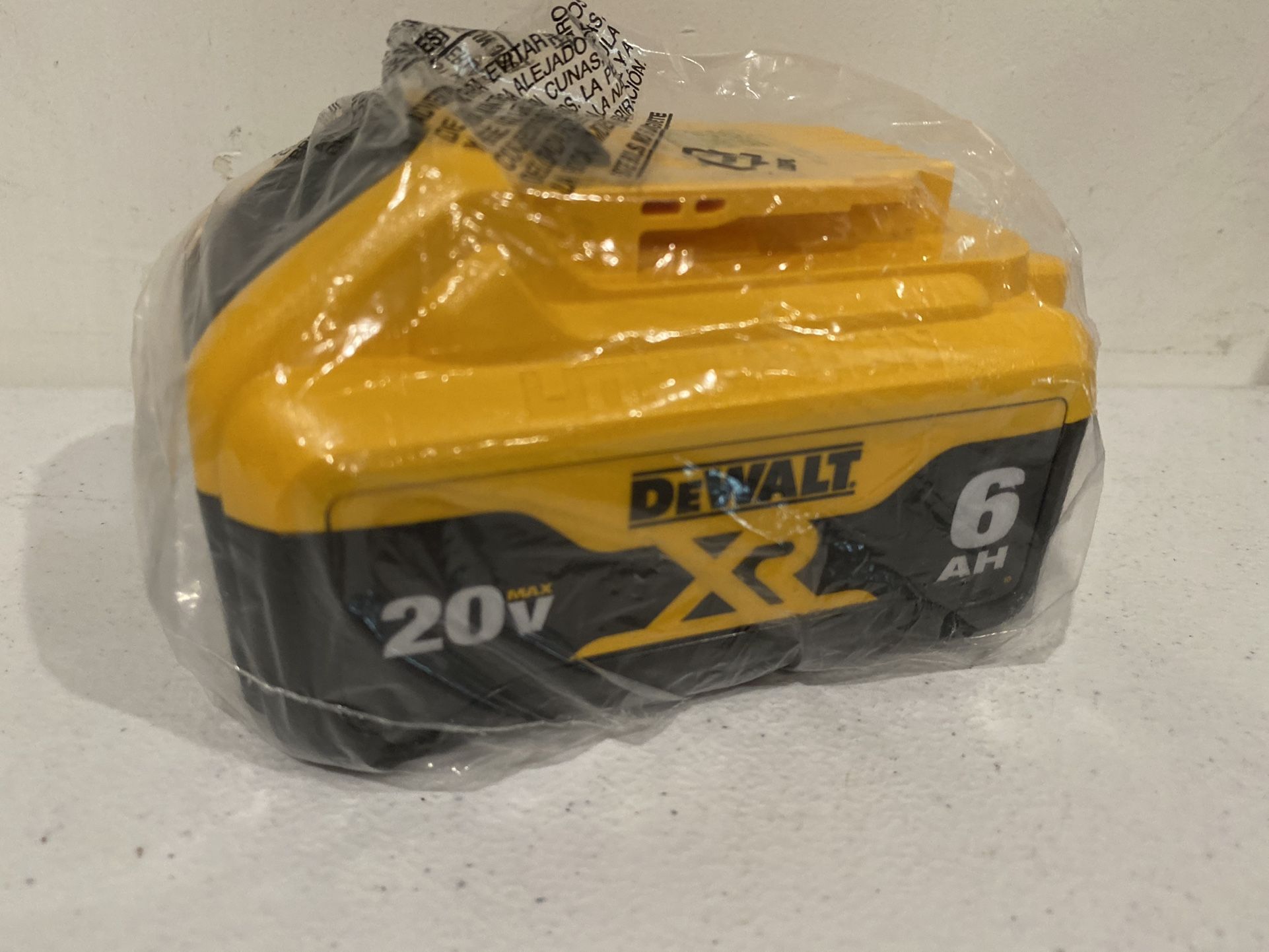 DEWALT 20-Volt MAX XR Premium Lithium-Ion 6.0Ah Battery Pack