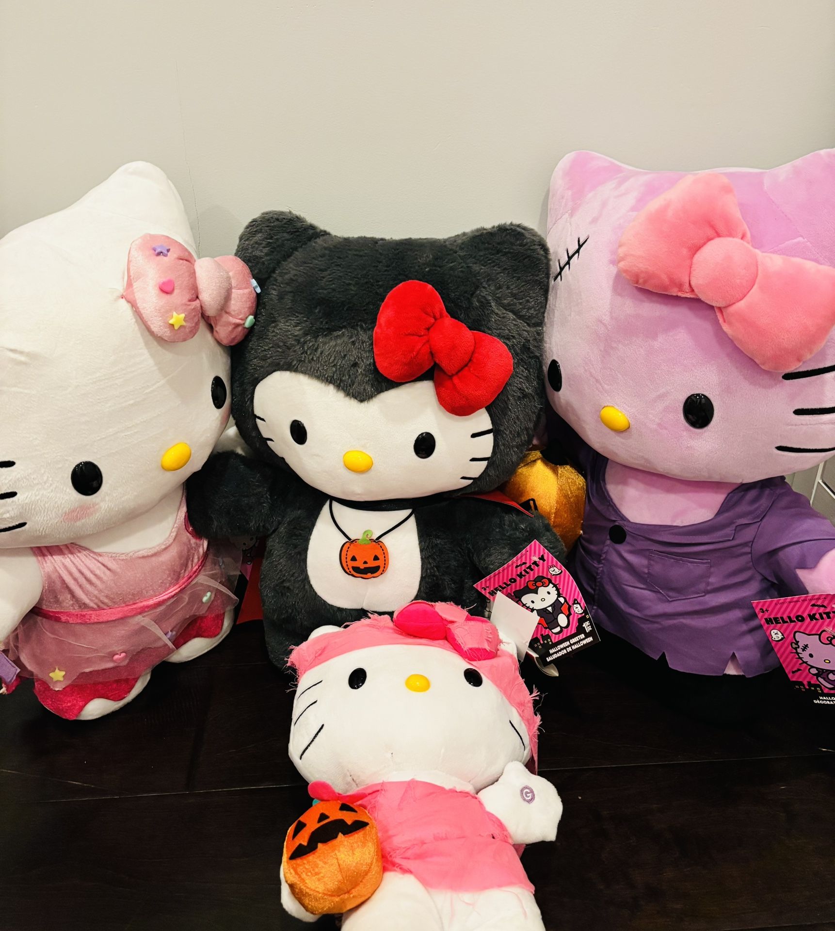 Hello Kitty Greeter/Stepper Lot