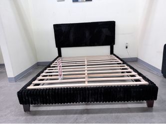Bed frame new queen size