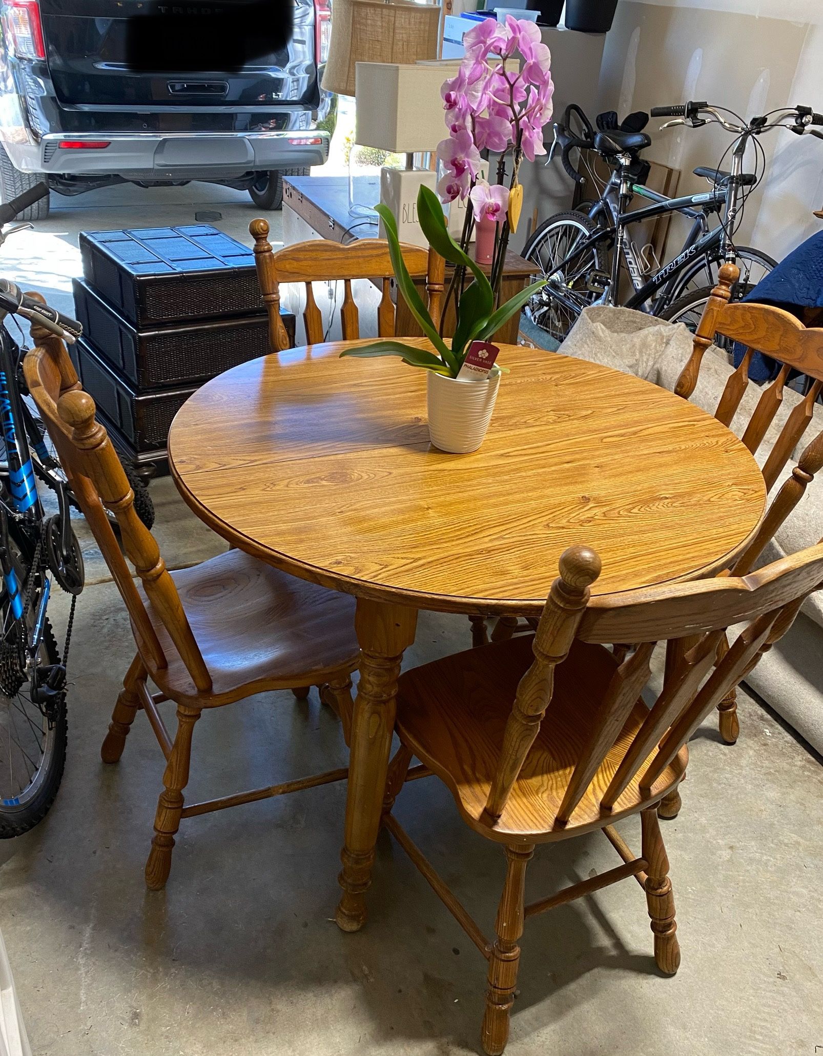 Vintage Country Farmhouse Style Kitchen Table Chairs