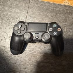 SONY Playstation 4 CONTROLLER (USED)