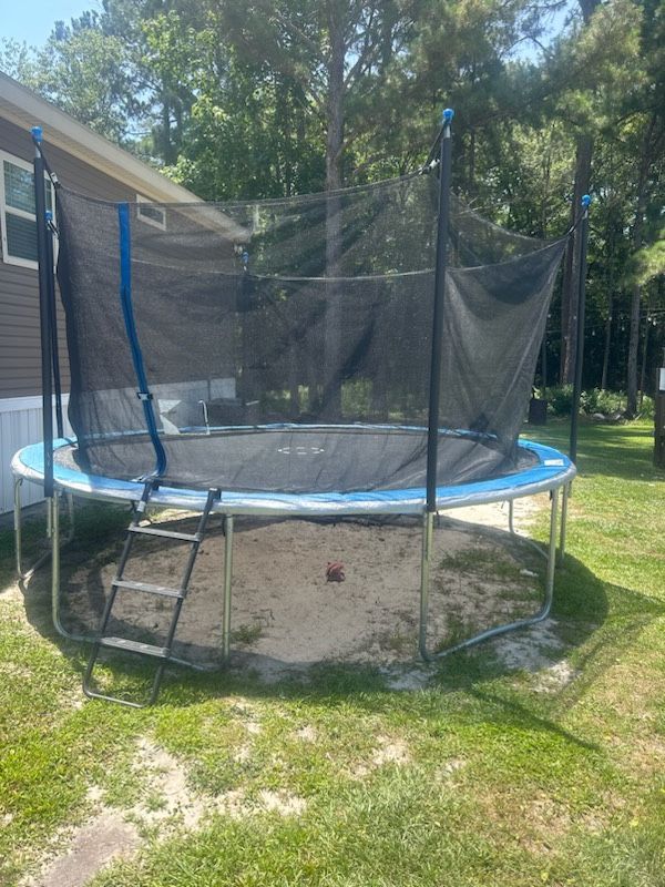 14’ Trampoline 