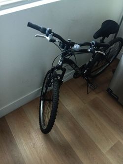 26" × 19" inches Unisex Huffy Highland 7 gear shifts, 21 speeds Mountain Bicycle