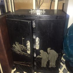 ANTIQUE  ORIENTAL WOOD JEWELRY BOX