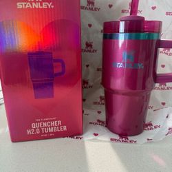 Stanley Berry Truffle Valentines Day Flowstate Quencher 20oz