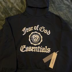 Essential hoodie size S men’s ..