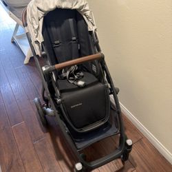 Uppababy Vista V2 W/ Bassinet & Bassinet Stand