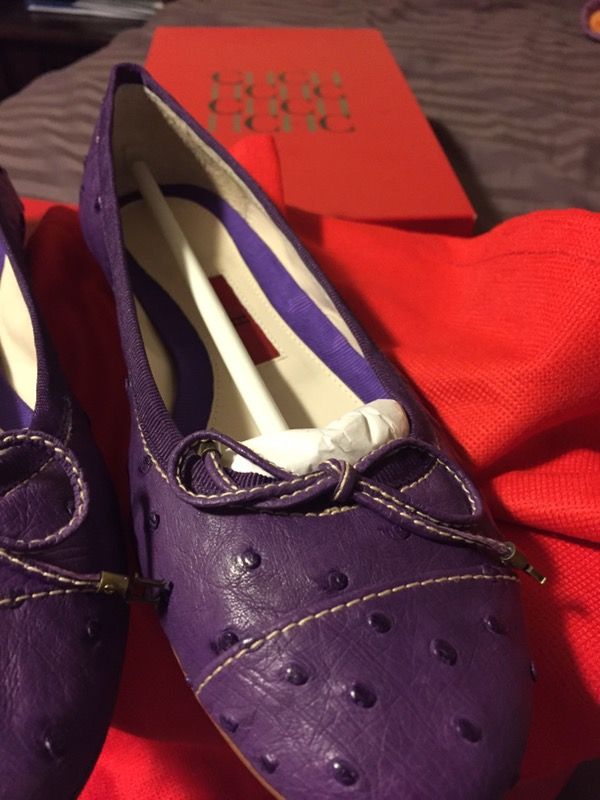 Carolina herrera leather flats. (Size 36 Europe) US SIZE 6 exotic and unique