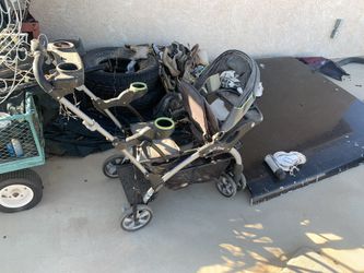 2 kids stroller ok condition needs cleaning up