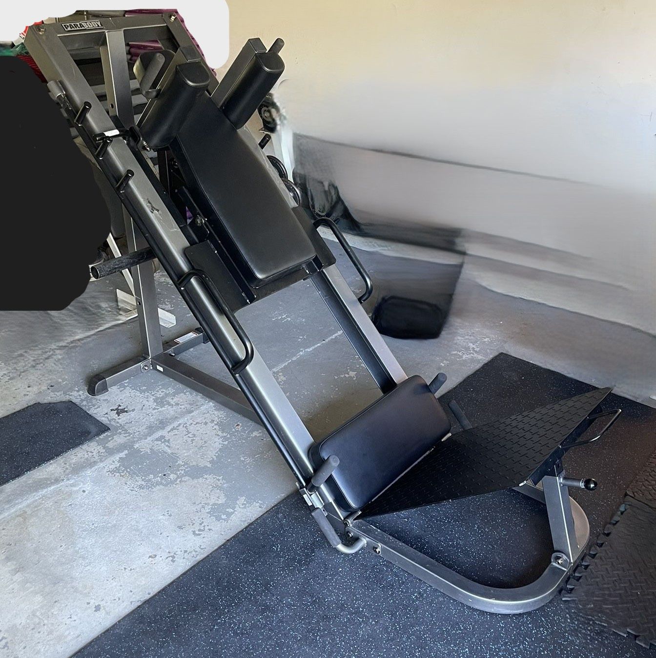 Parabody 835 Hip Sled Hack Squat Machine