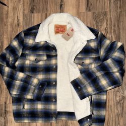 New Men’s Size Medium Levi’s Plaid Sherpa Jacket 