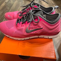 Women’s Pink Nike free 5.0