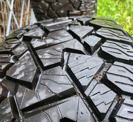 4 Gladiator xcomp truck tires