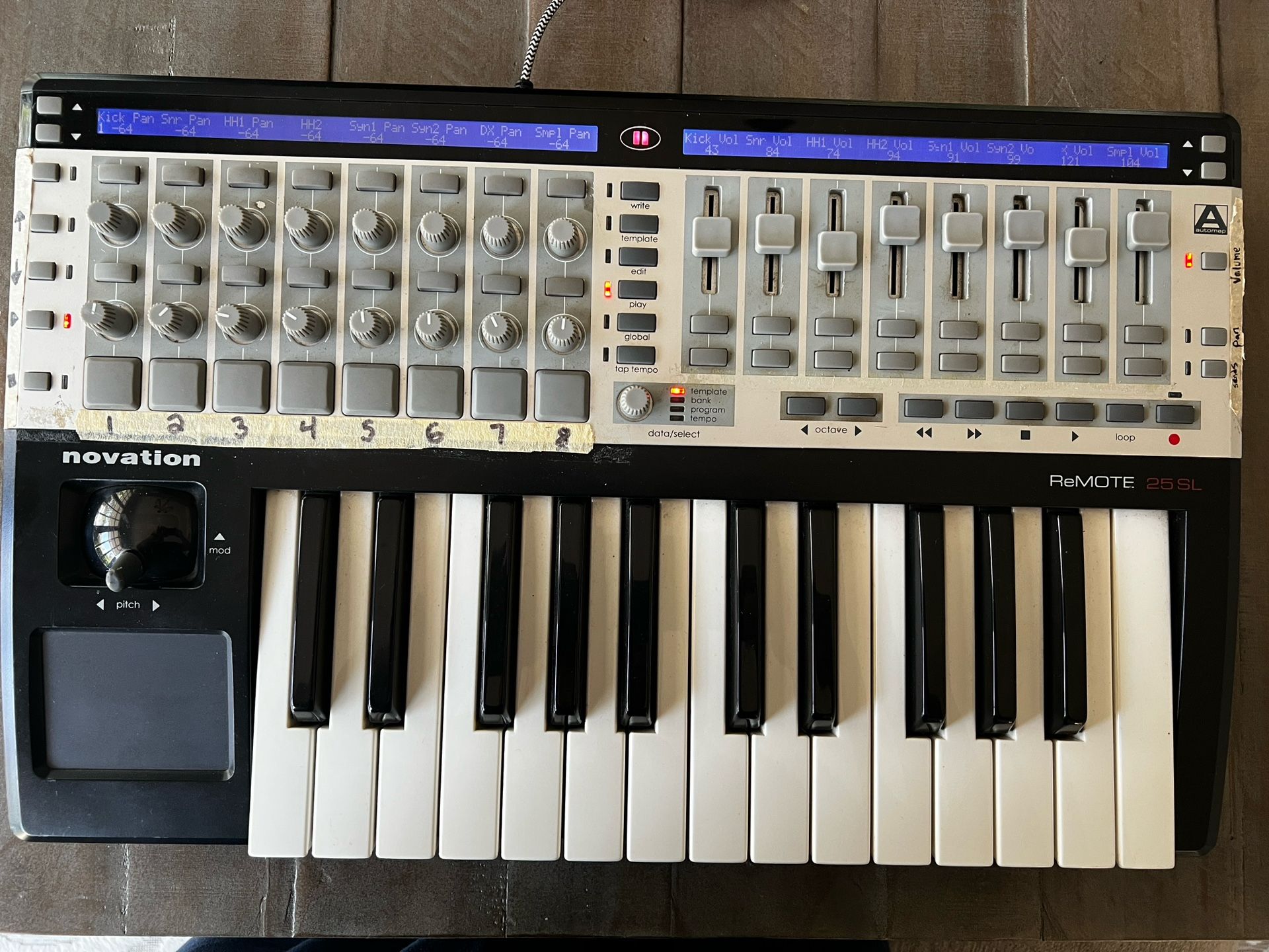 Novation ReMote 25SL MIDI Controller