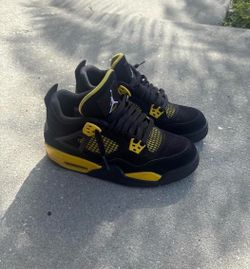 Jordan 4 black & yellow #jordan