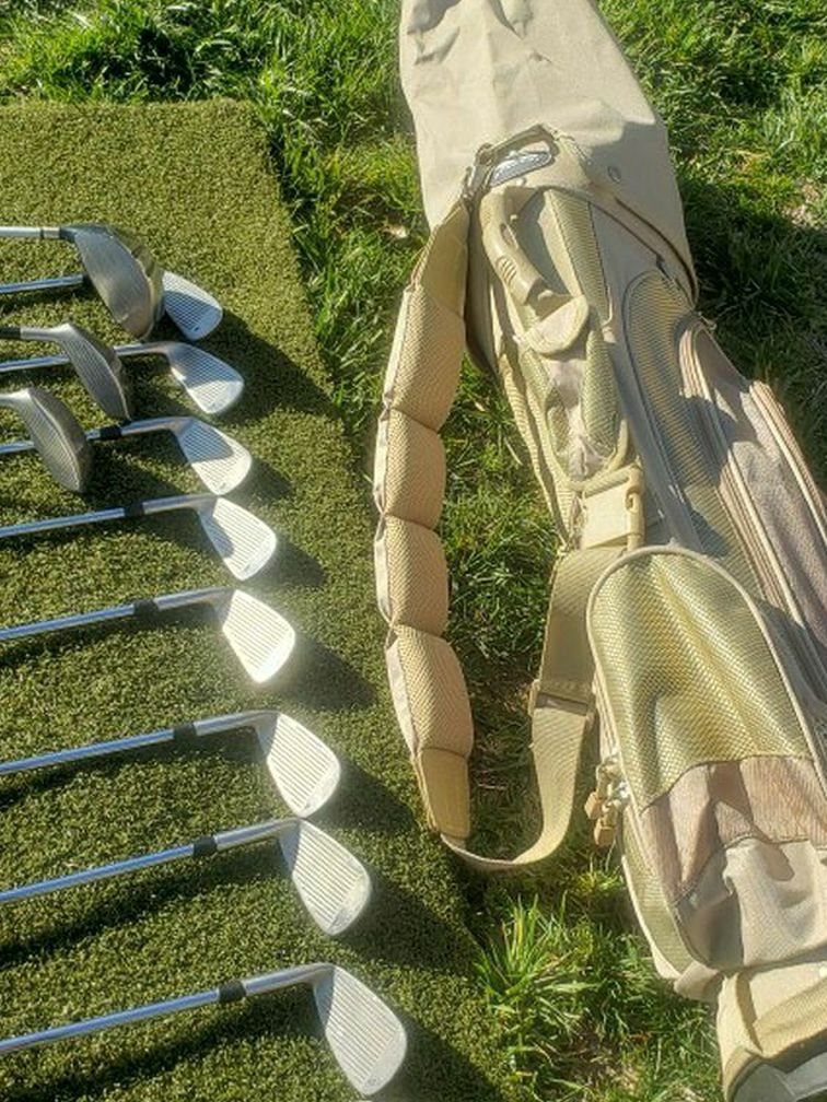 Beautiful Golf Clubs With Bag And Putter