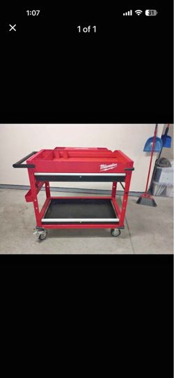 Milwaukee Rolling Tool Cart