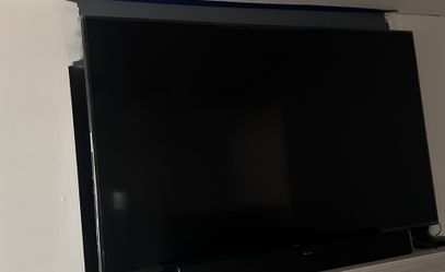 Hisense 65 Inches TV