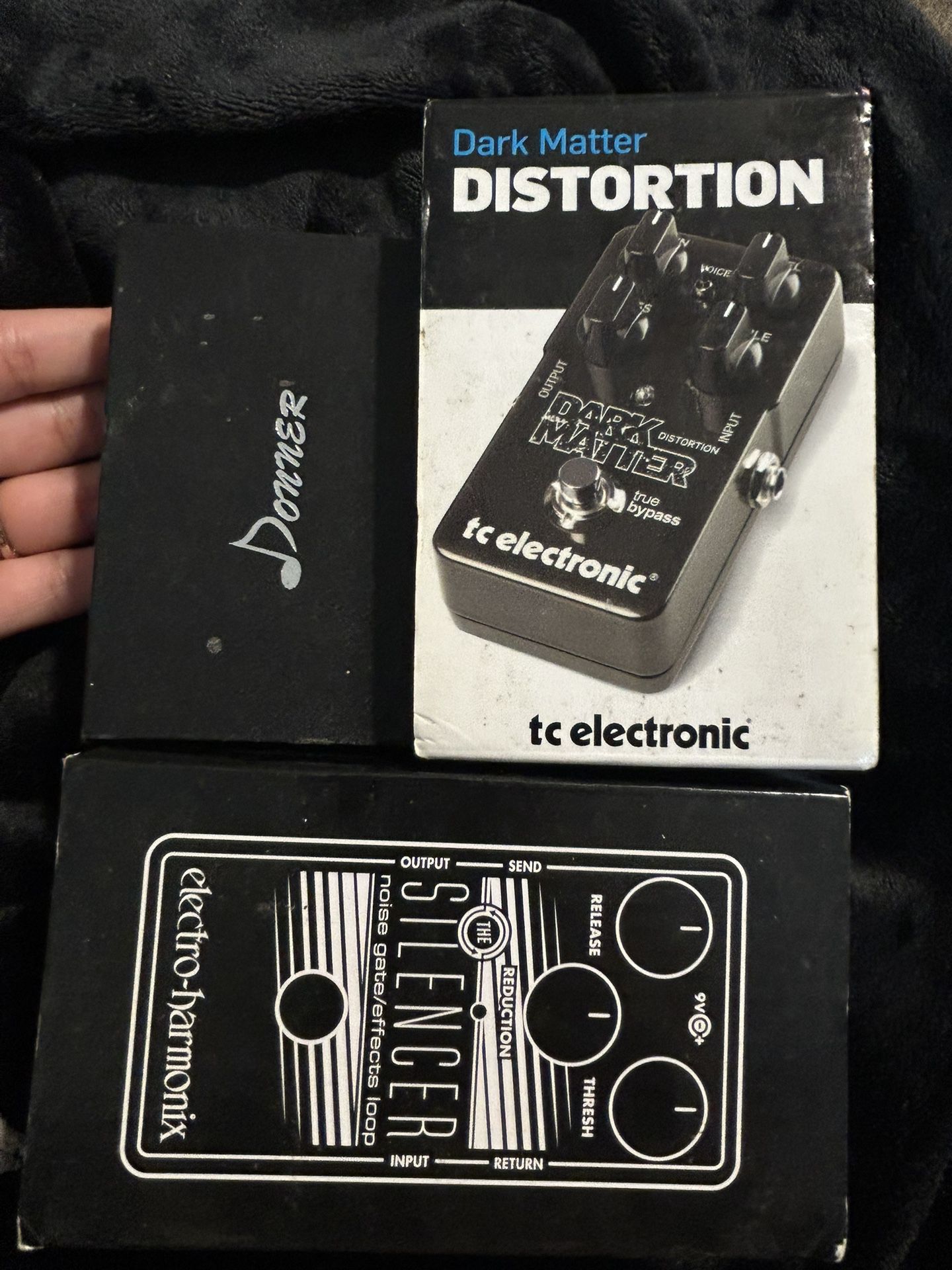 Electric guitar pedals