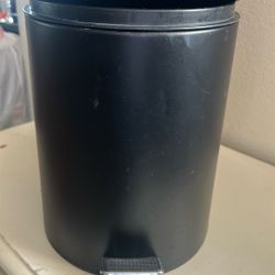 Small Trash Can 