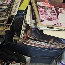 Lot 330 plus vintage Lp Vinyl Records different varieties of Music country rock R&b sold as a Lot