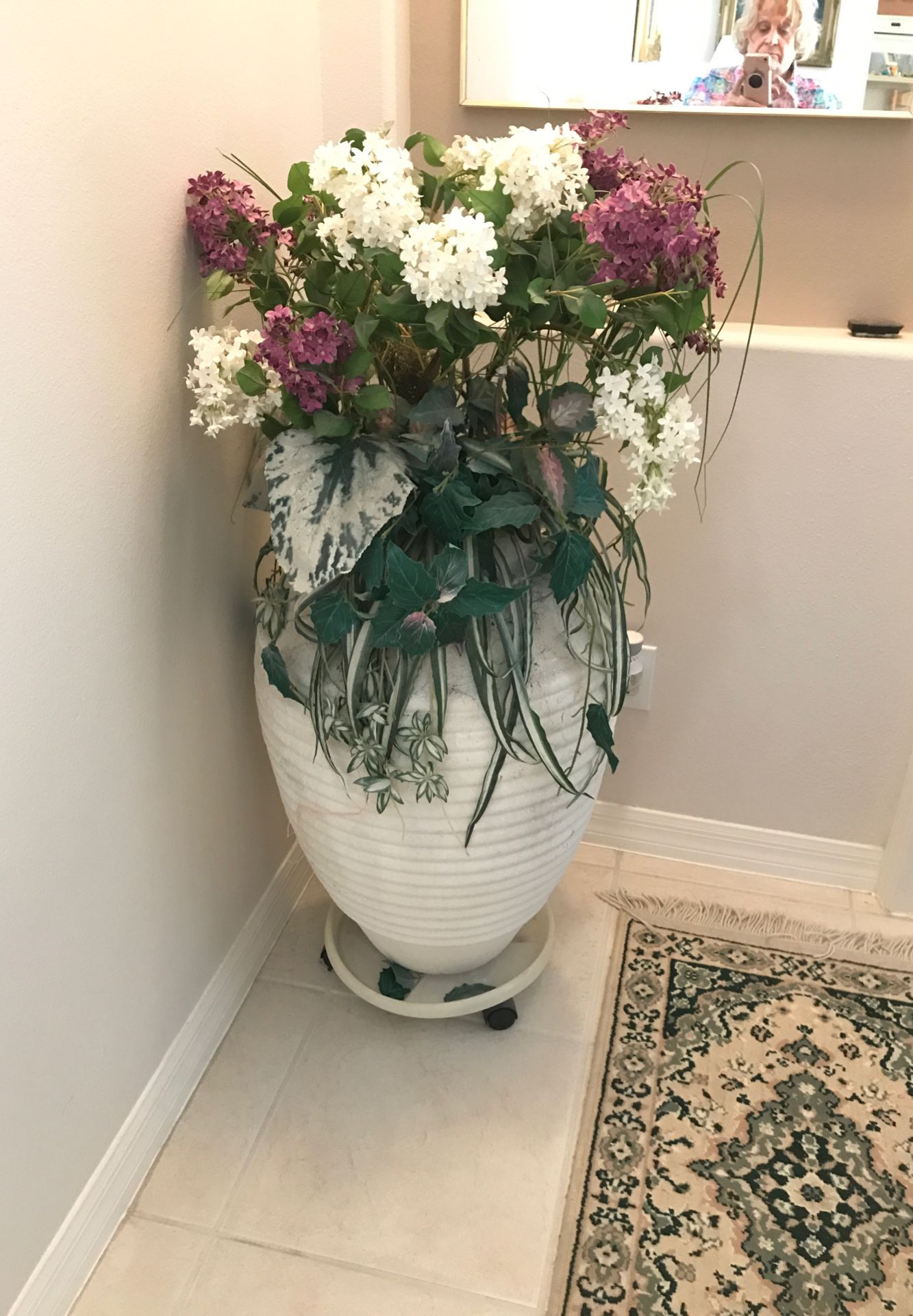 Large vase with lilac flowers
