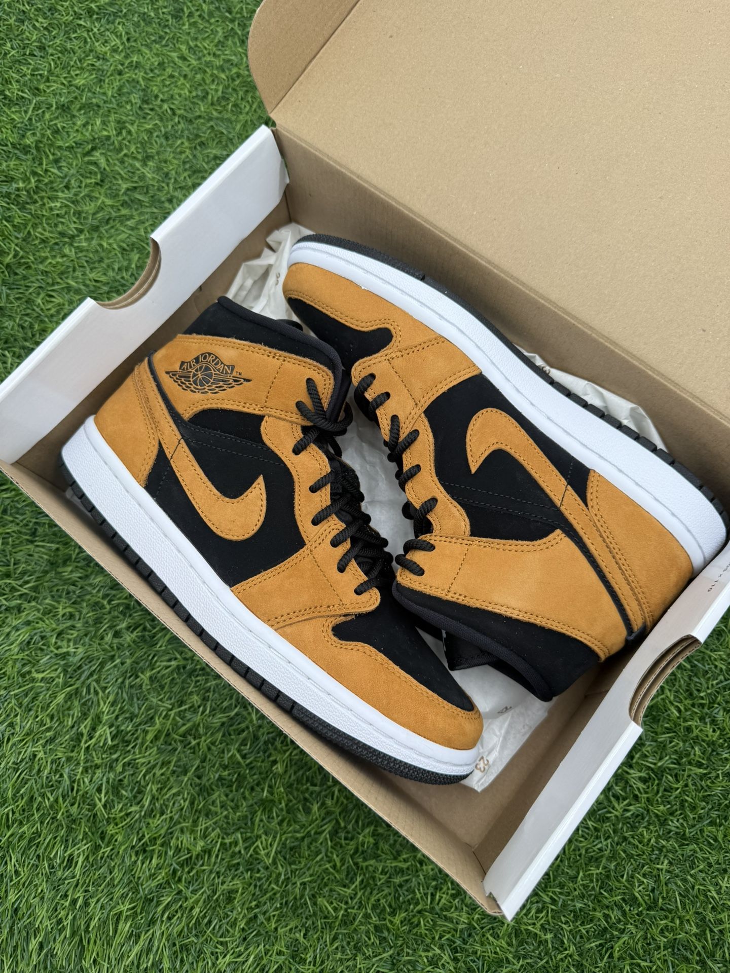 New Jordan 1 “Desert Ochre” Size 5.5Y