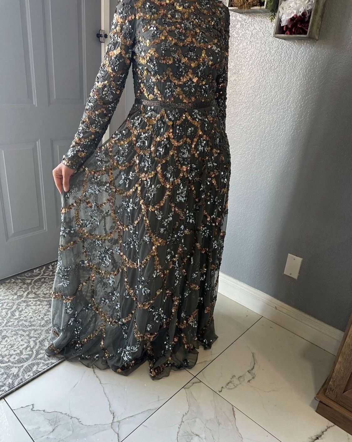 Great MacDuggal dress size 6