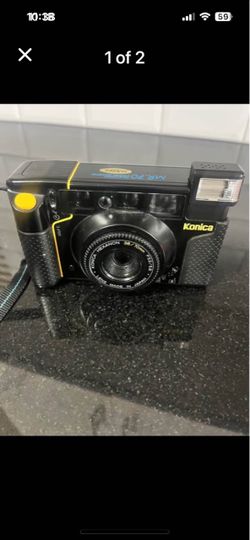 Vintage Konica MR.70 camera.