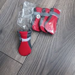 Botas Para Perros Nuevas Size Medium. 