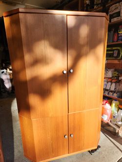 Design Furniture Mfg Mid-century Modern Media Cabinet