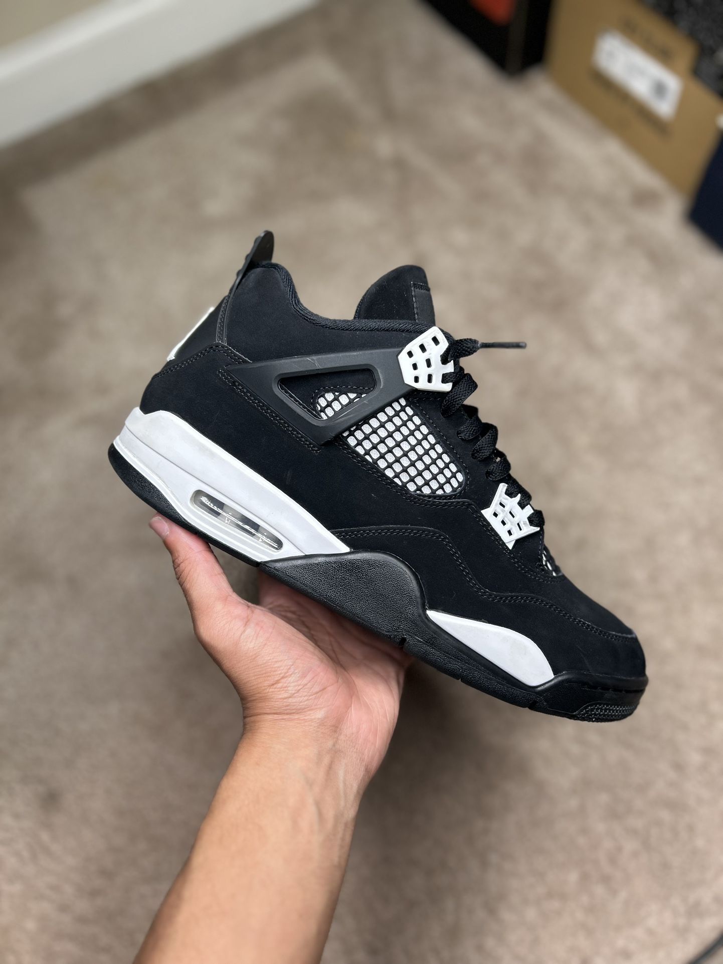 Jordan 4 White Thunder 