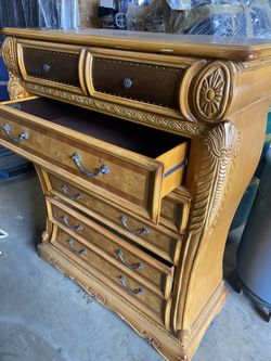 Dresser