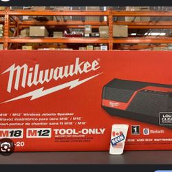 Milwaukee New Jobsite Speaker 12M-18M Bluetooth 